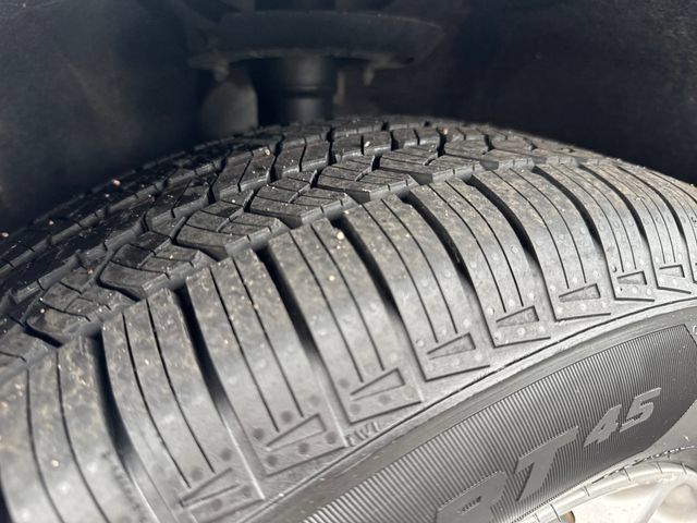 Used 2024 Chrysler Pacifica Touring-L FWD image 26