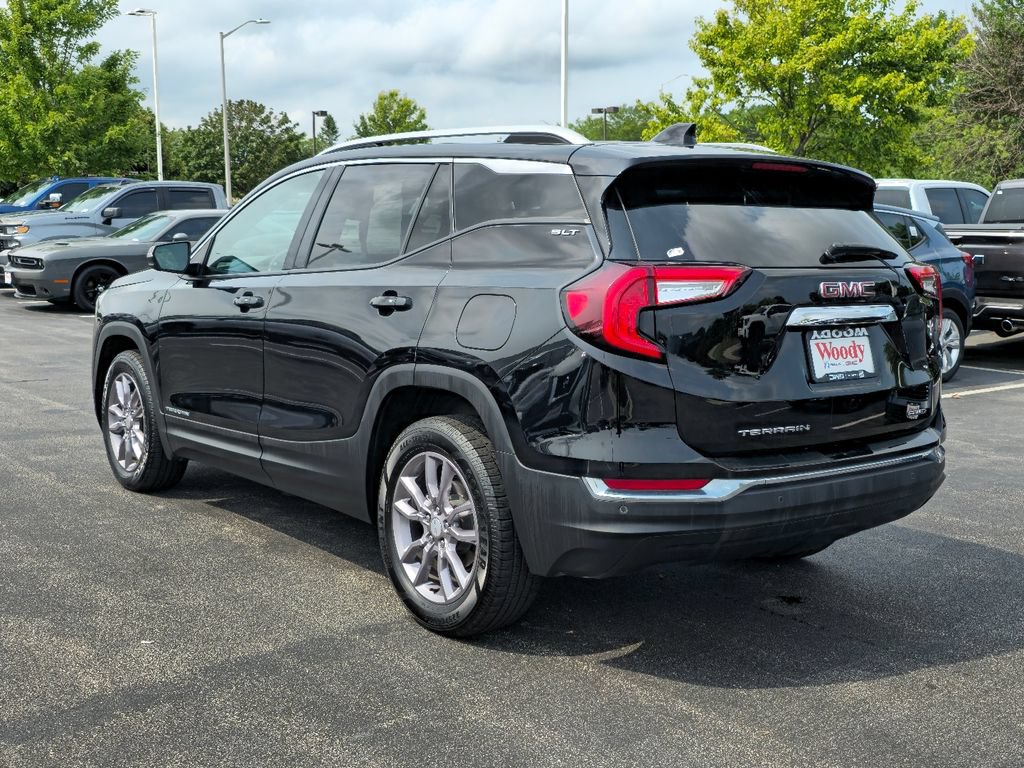 Certified 2022 GMC Terrain SLT w/ Tech Package AWD/4WD image 10