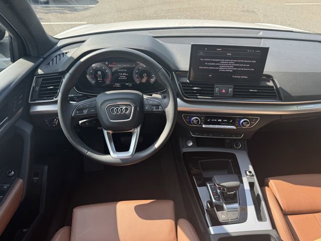 Certified 2025 Audi Q5 2.0T Premium w/ Convenience Plus Package image 13