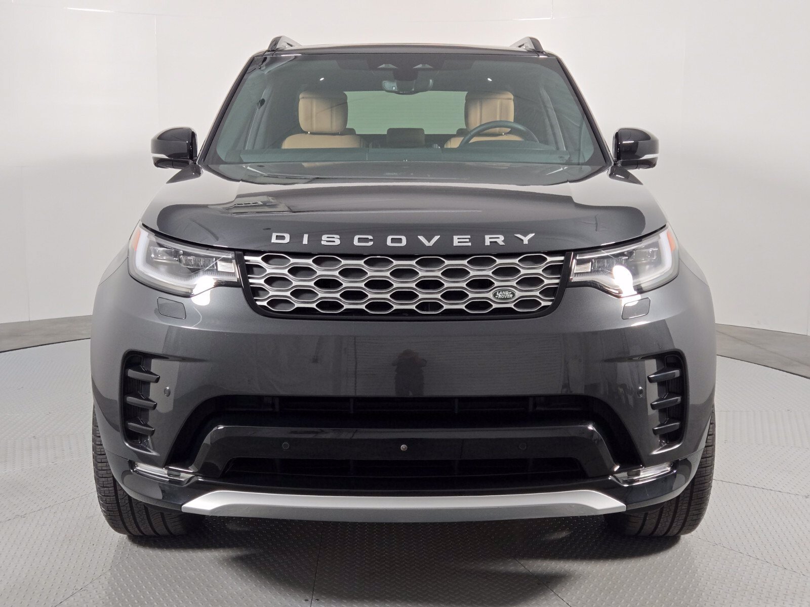 Used 2026 Land Rover Discovery Limited Edition AWD/4WD image 8