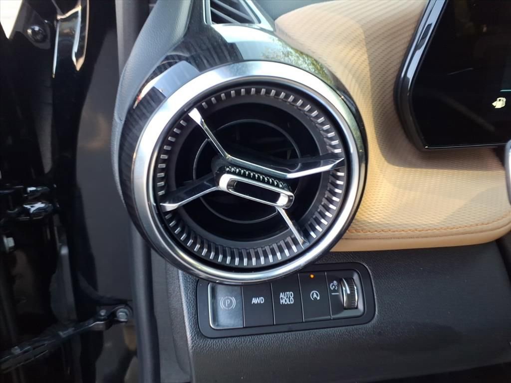 Used 2025 Chevrolet Equinox ACTIV AWD/4WD image 22