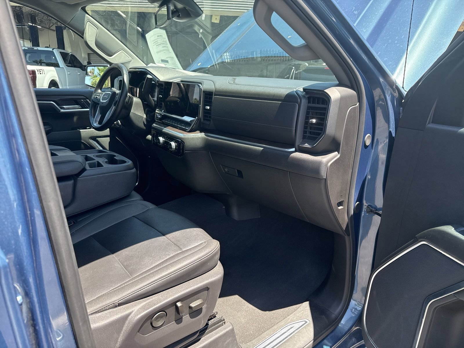 Used 2024 GMC Sierra 1500 SLT RWD image 12