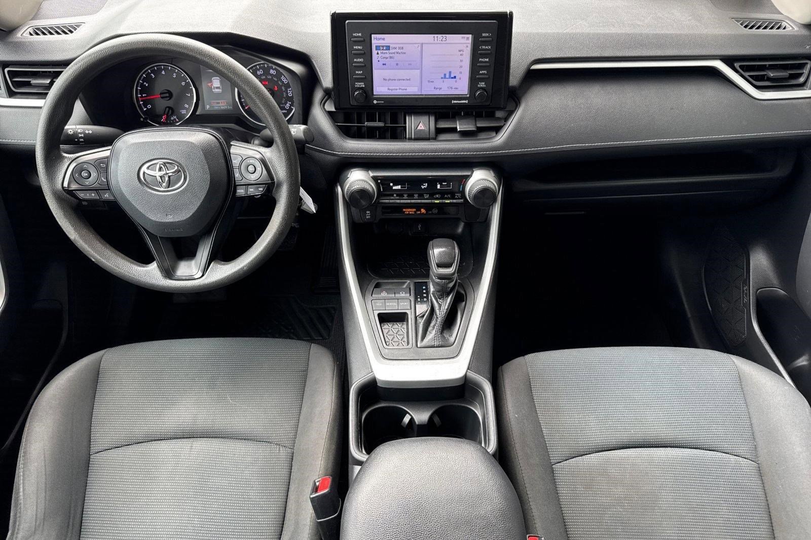 Certified 2021 Toyota RAV4 LE w/ Carpet Mat Package (TMS) FWD image 17