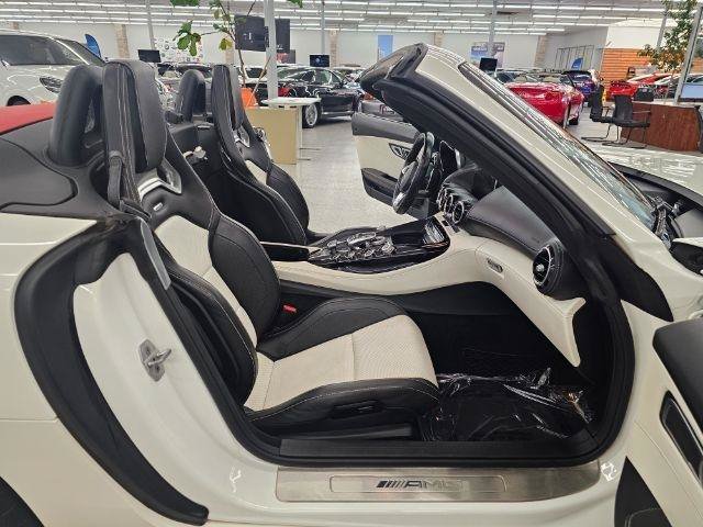 Used 2018 Mercedes-Benz AMG GT Roadster image 17