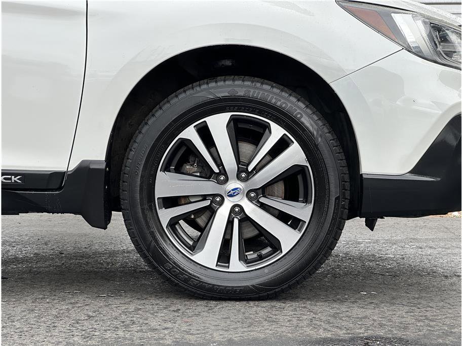 Used 2018 Subaru Outback 2.5i Limited image 25