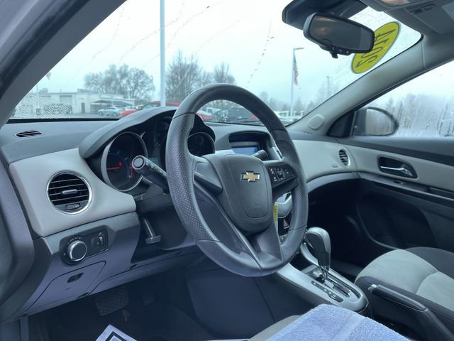 Used 2014 Chevrolet Cruze LS image 10