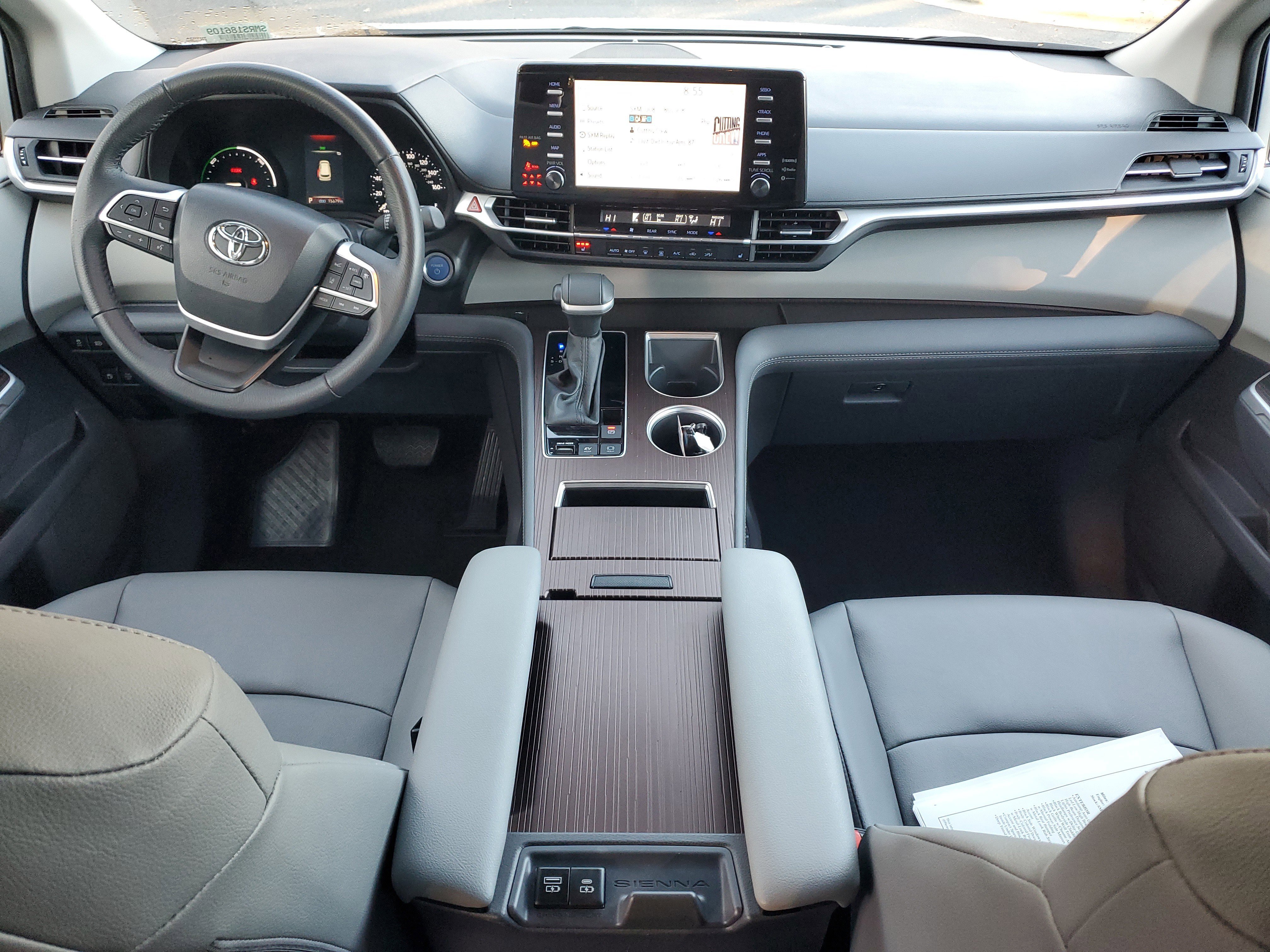 Used 2024 Toyota Sienna XLE image 16