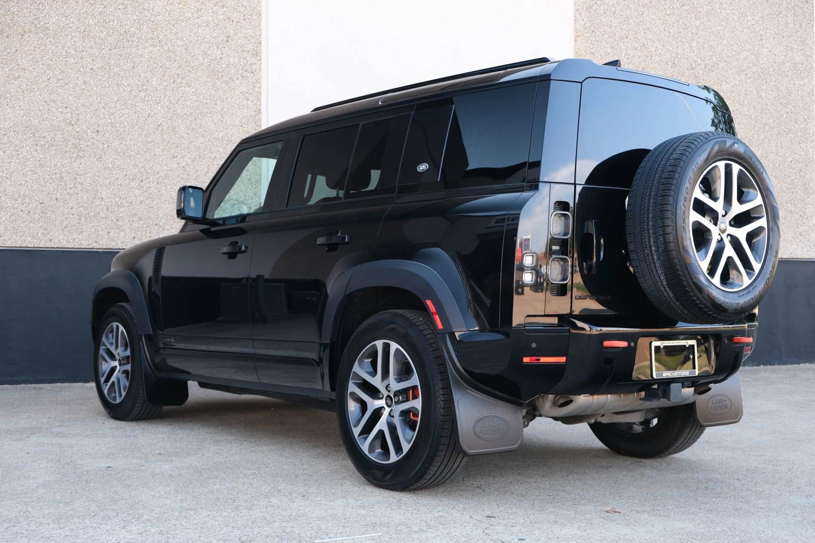 Used 2023 Land Rover Defender 110 X image 14