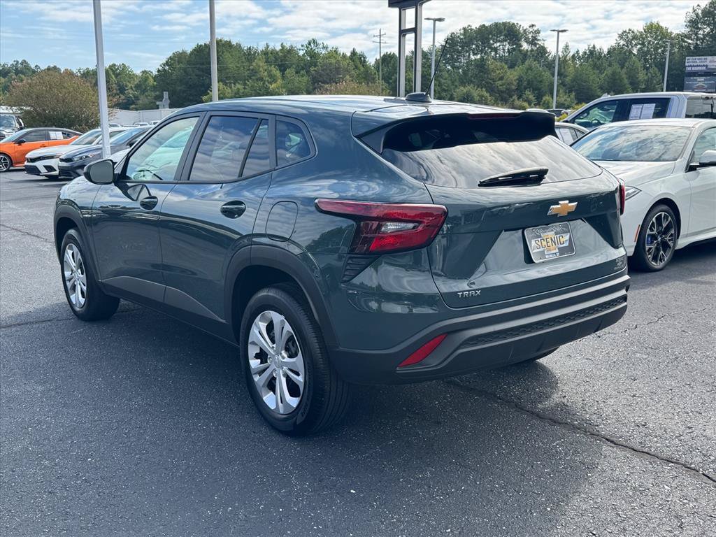 Used 2026 Chevrolet Trax LS FWD image 5