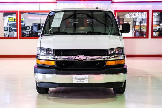 Used 2017 Chevrolet Express 3500 LT w/ LT Preferred Equipment Group RWD image 9