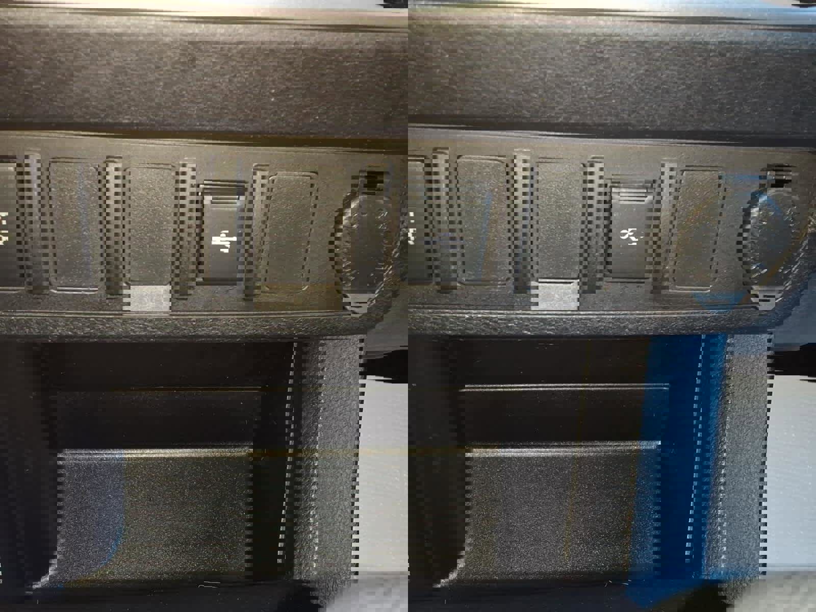 Used 2020 Toyota Tacoma SR image 24