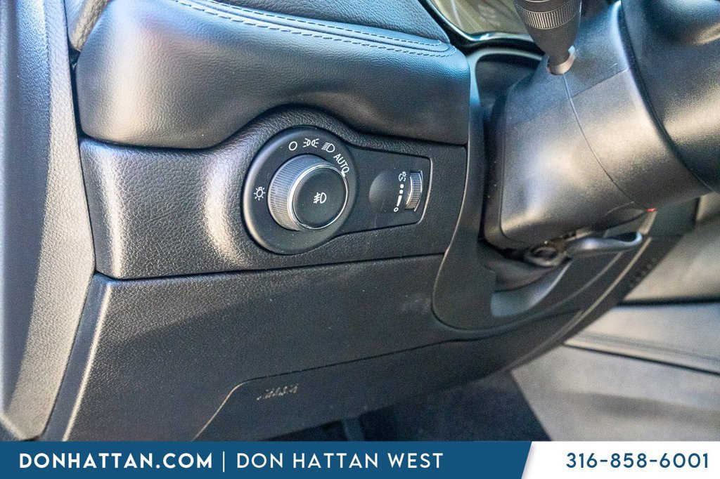 Used 2021 Dodge Durango SXT AWD/4WD image 16