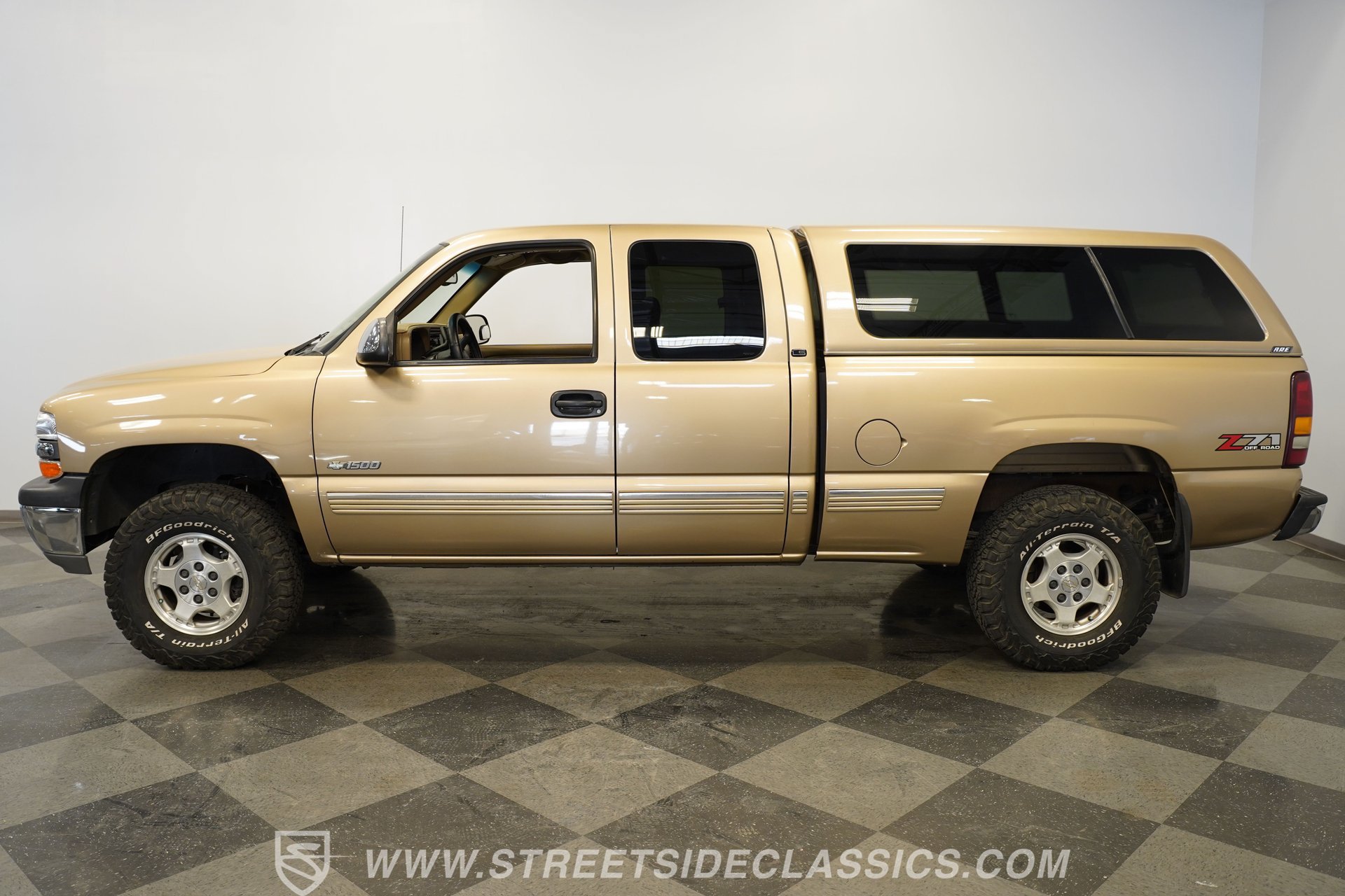 Used 2000 Chevrolet Silverado 1500 LS w/ Off-Road Chassis Pkg AWD/4WD image 2