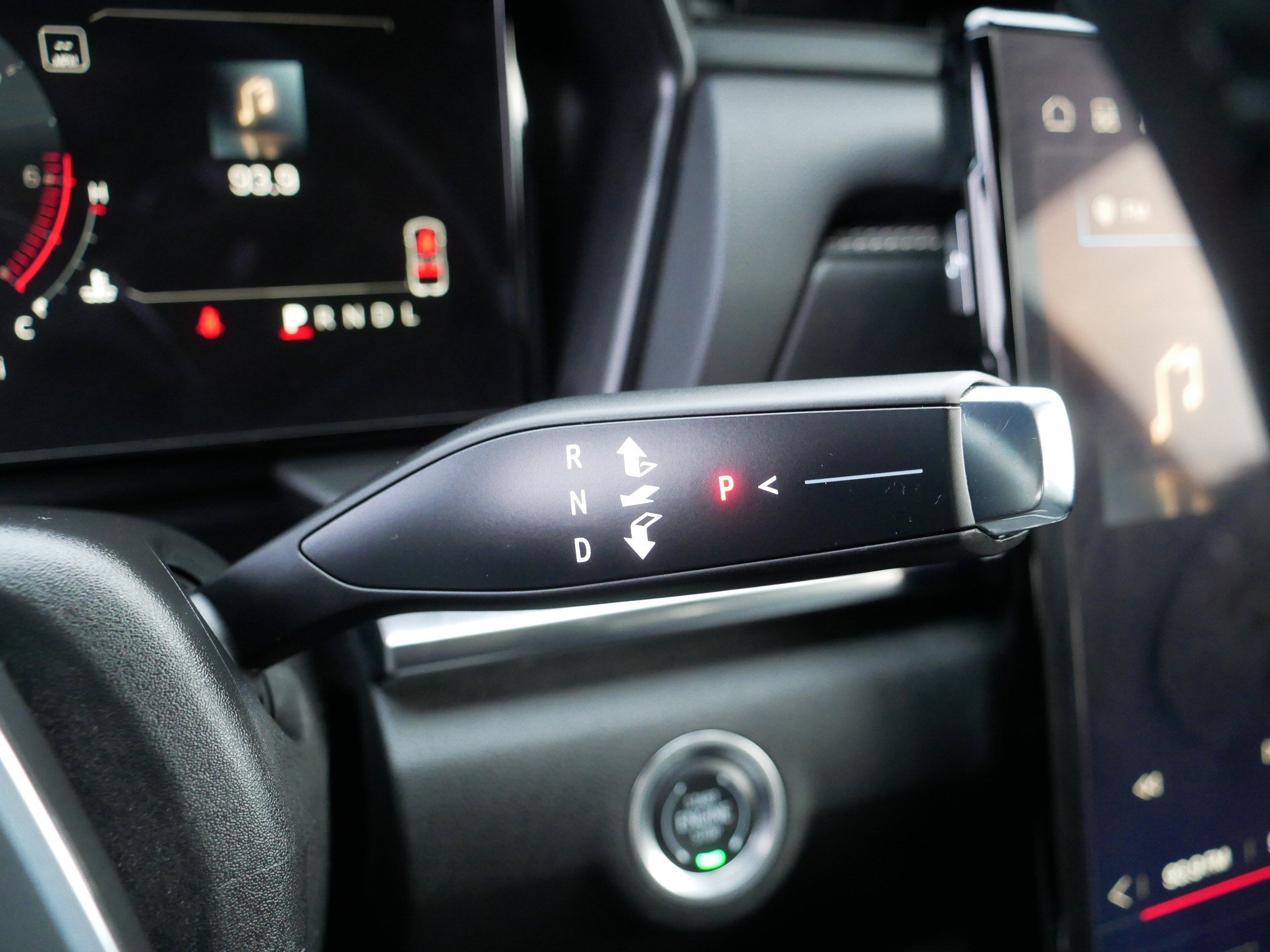 Used 2025 GMC Terrain Elevation image 24