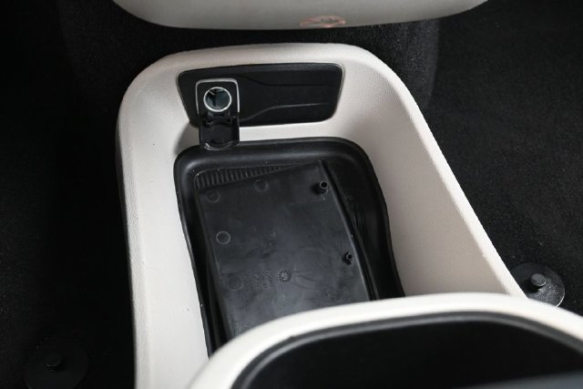 Used 2023 Chrysler Pacifica Touring-L FWD image 27