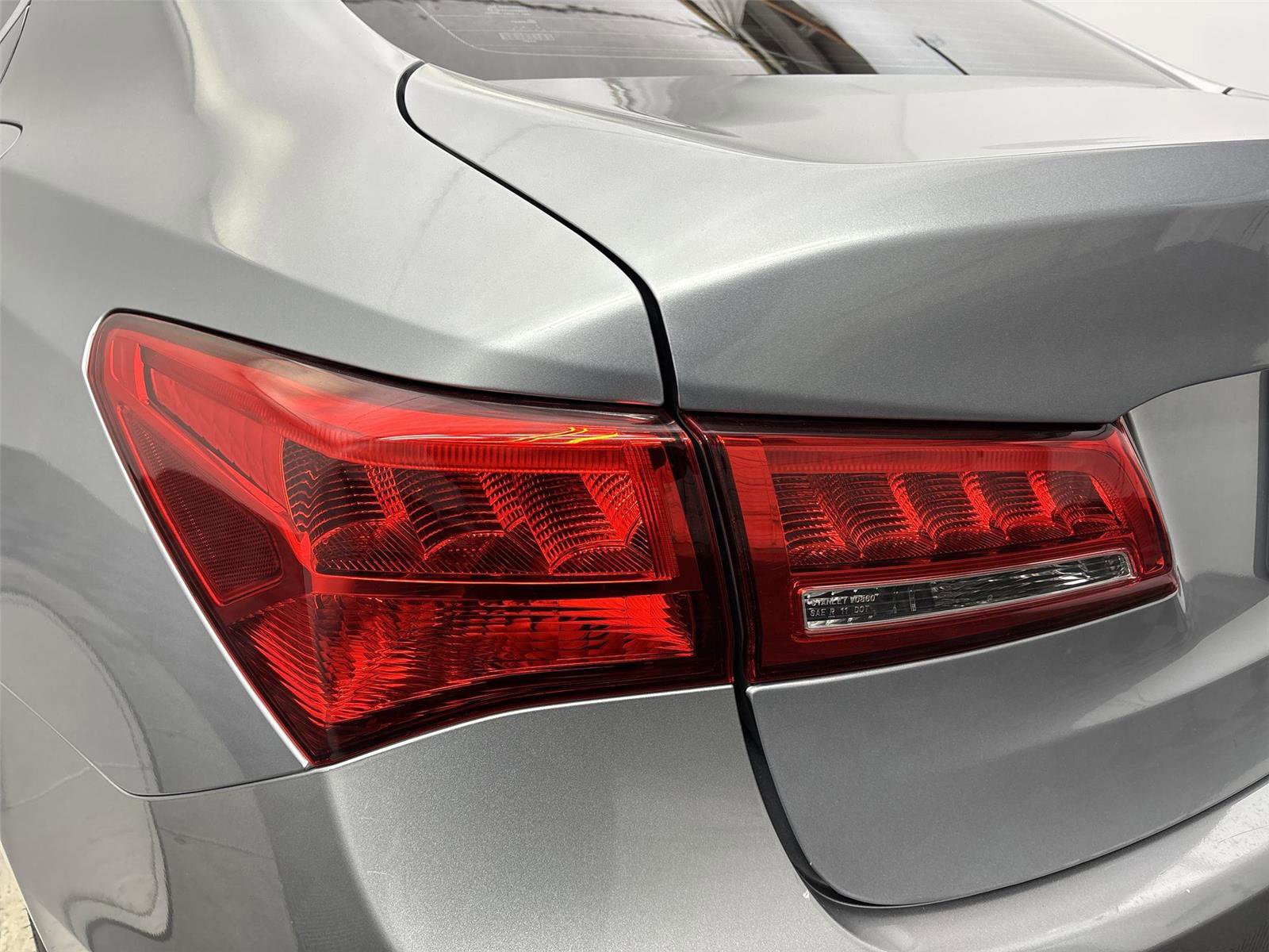 Used 2019 Acura TLX image 19
