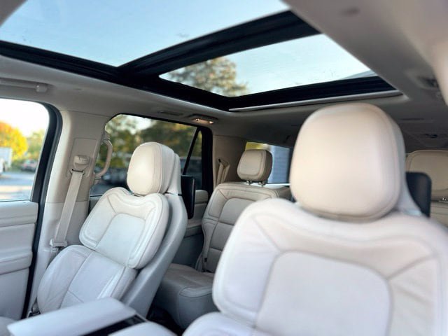 Used 2019 Lincoln Navigator L Reserve AWD/4WD image 12