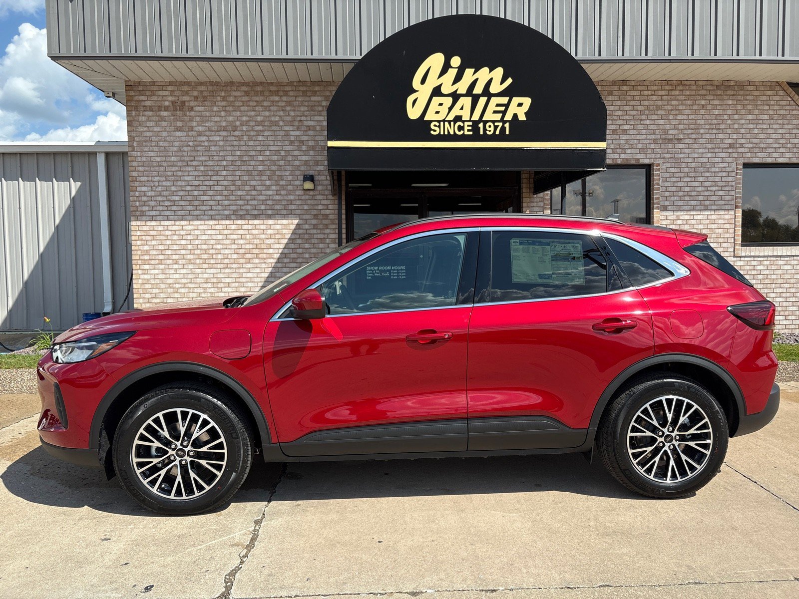 New 2025 Ford Escape SE image 2