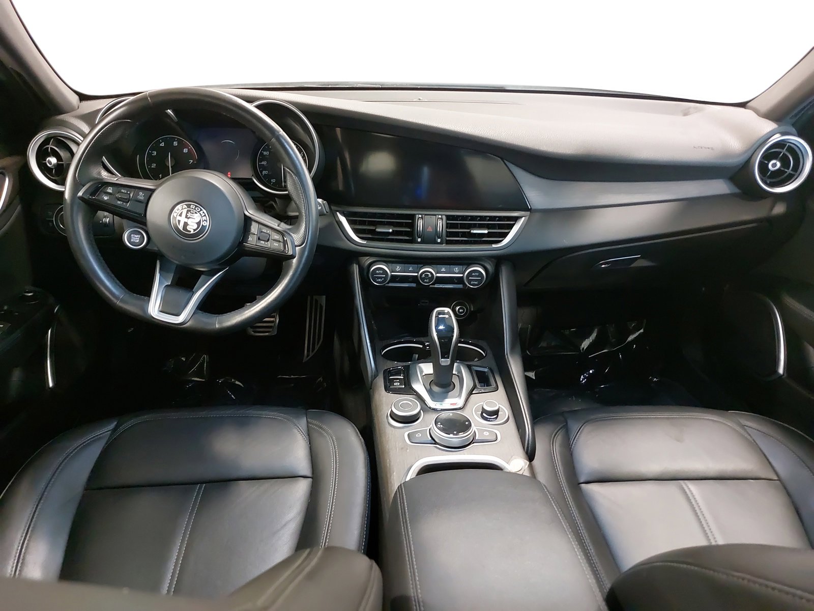 Used 2023 Alfa Romeo Giulia Ti w/ Active Assist Plus Package RWD image 9