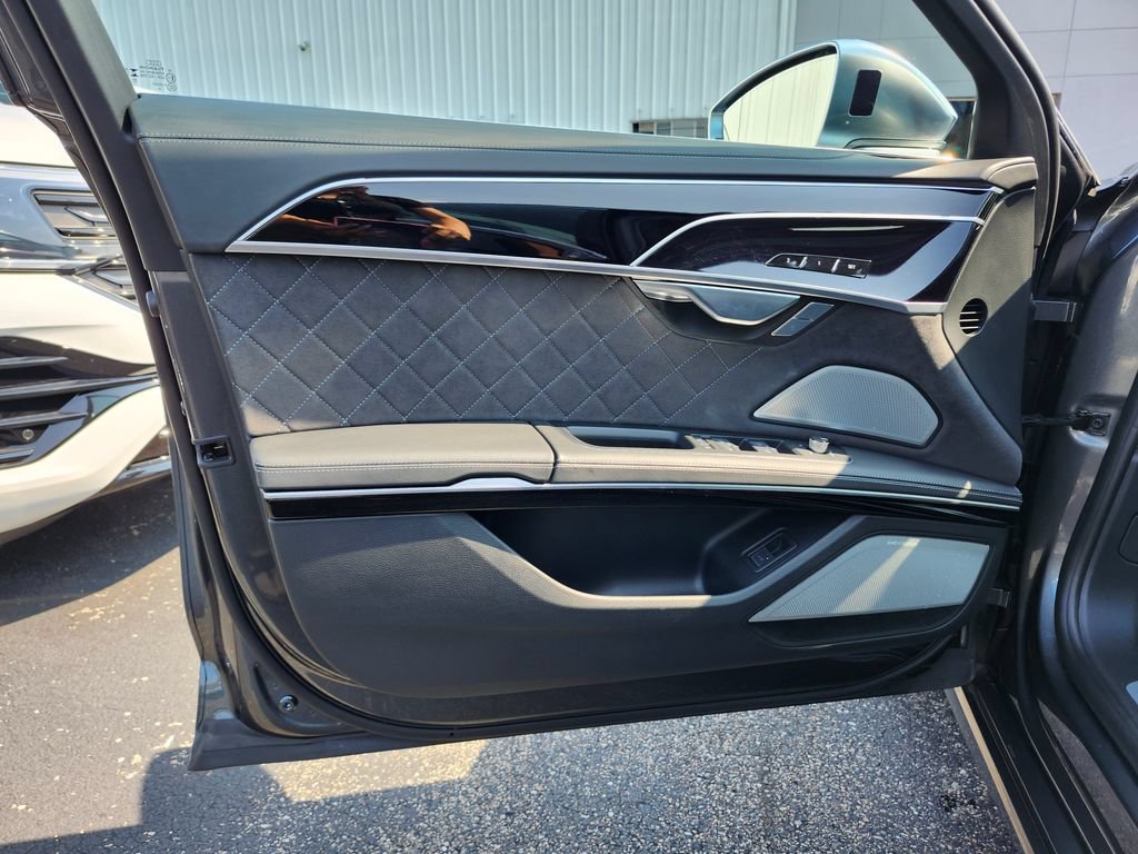 Certified 2023 Audi S8 AWD/4WD image 11