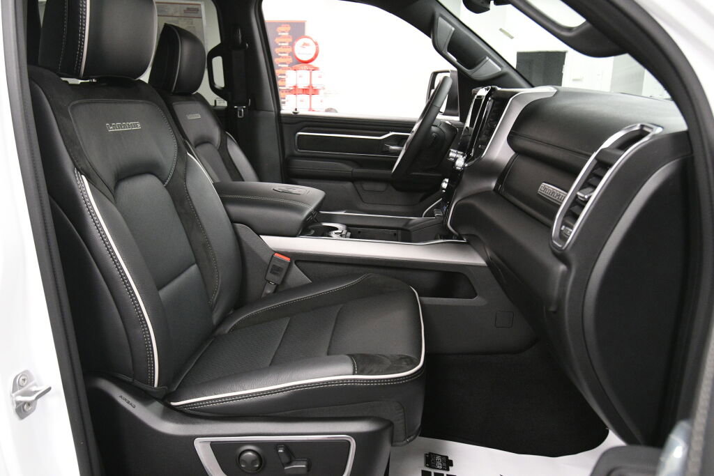 Used 2026 RAM 1500 Laramie AWD/4WD image 24