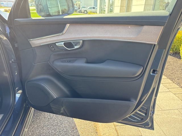 Used 2025 Volvo XC90 B6 Plus AWD/4WD image 15