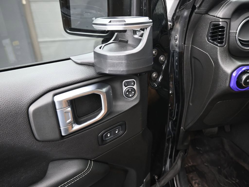 Used 2022 Jeep Wrangler Unlimited Sahara w/ Cold Weather Group AWD/4WD image 13