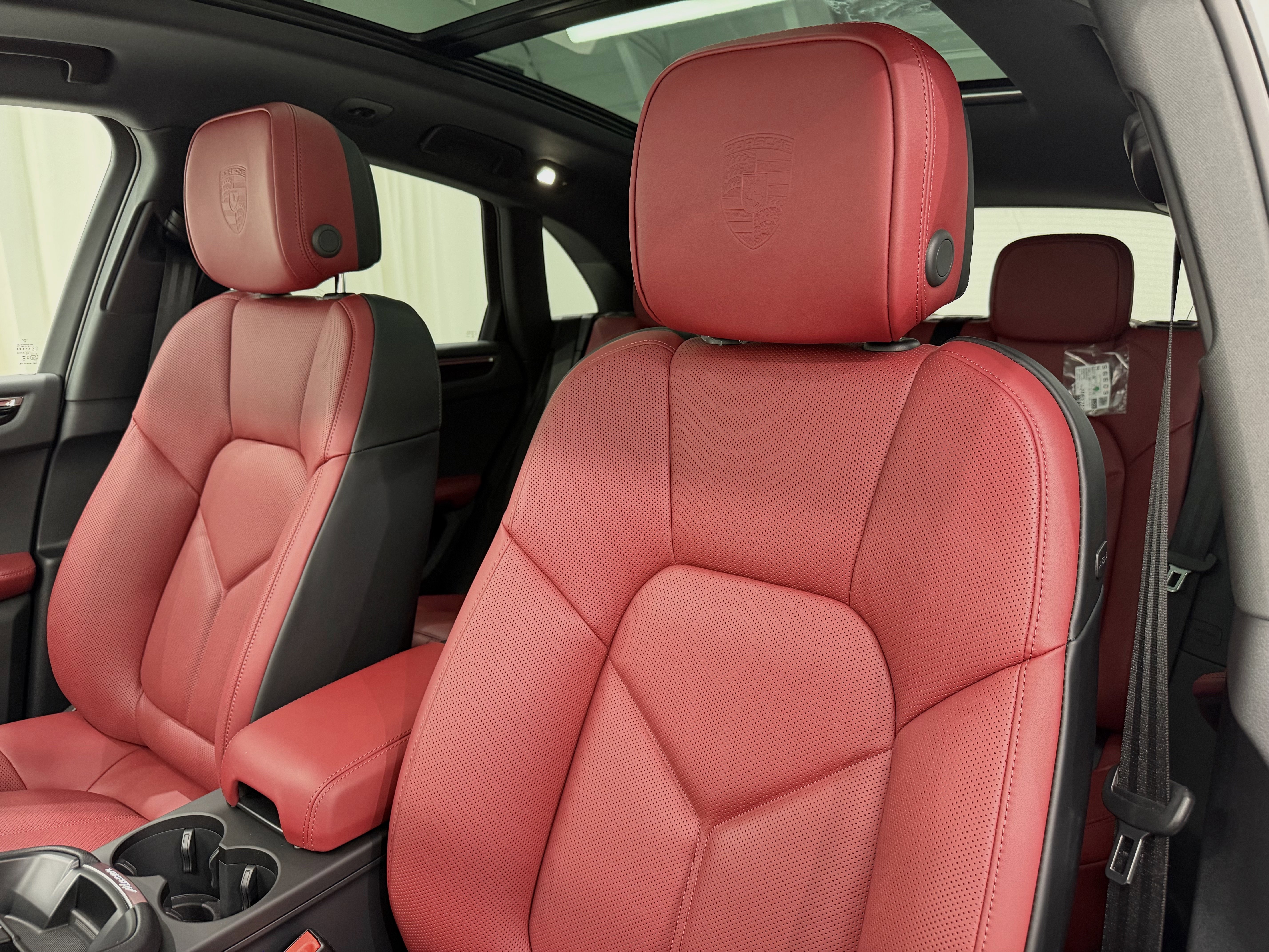 New 2026 Porsche Macan image 5