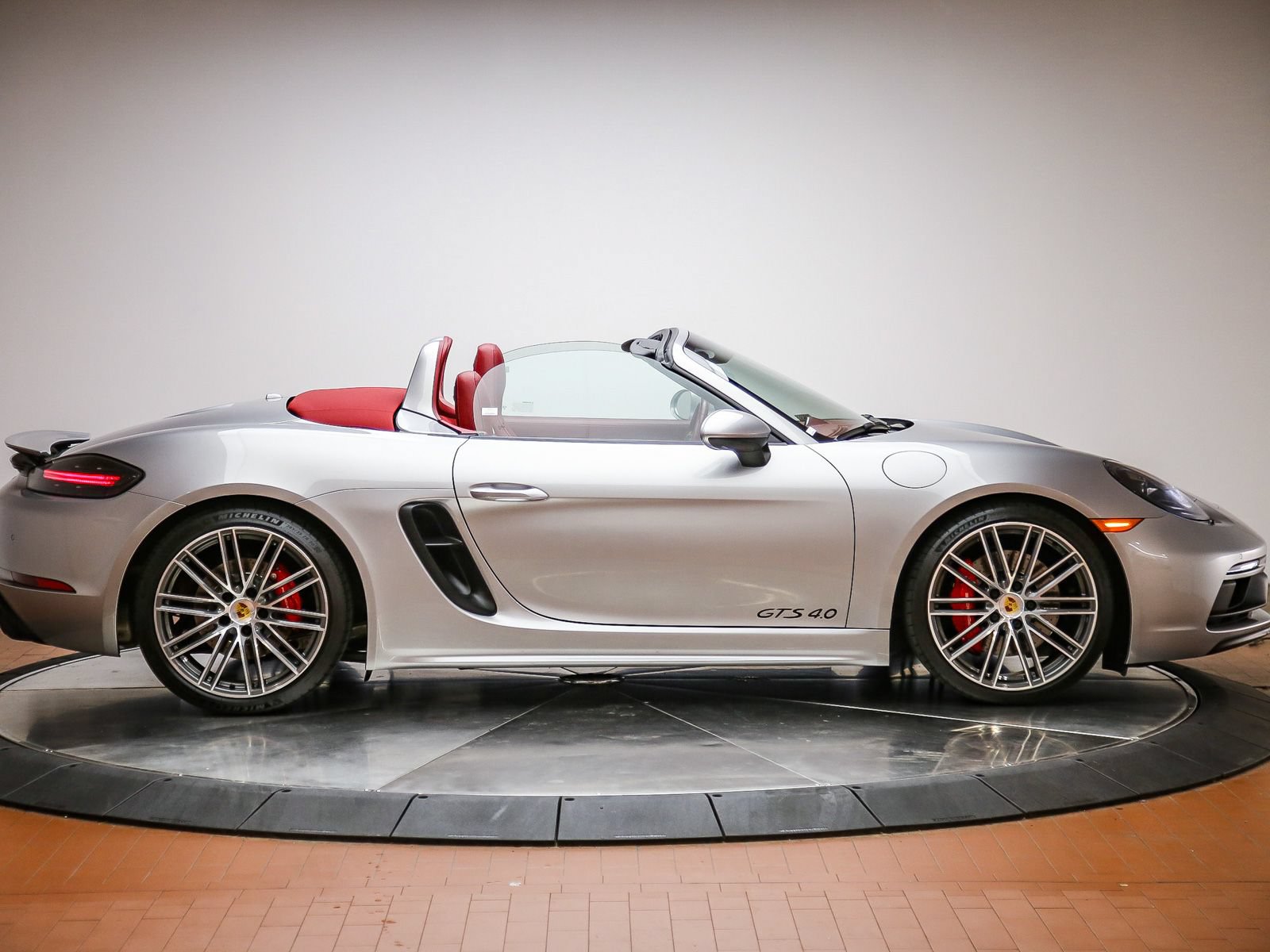 Used 2024 Porsche 718 Boxster GTS RWD image 8