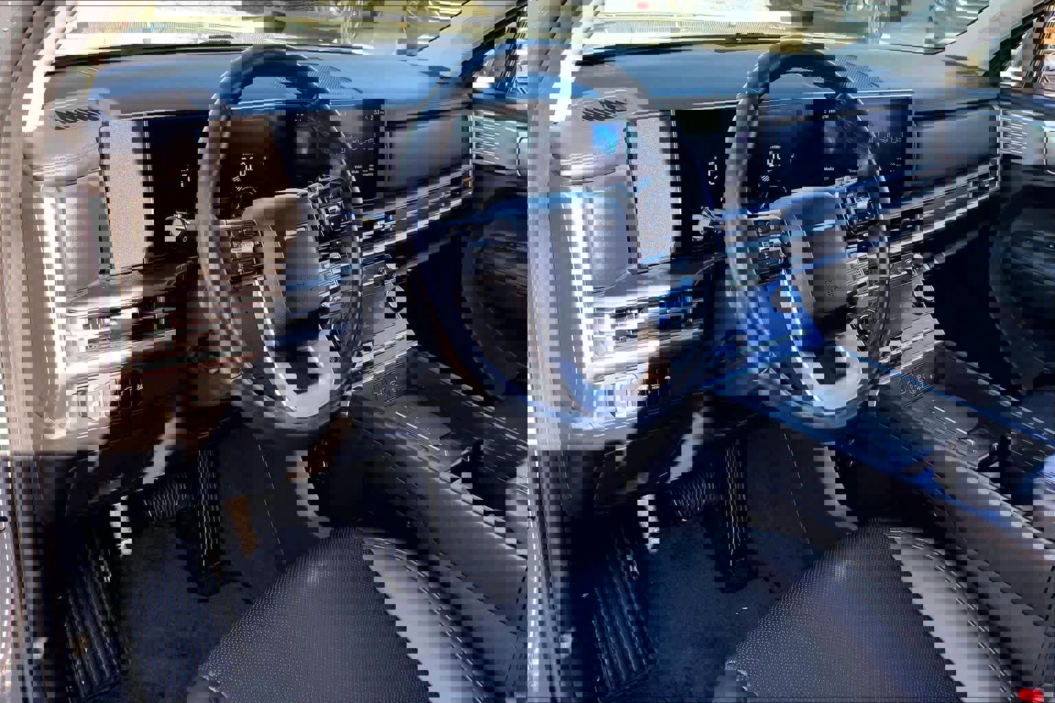 Used 2024 Hyundai Santa Fe SEL image 18