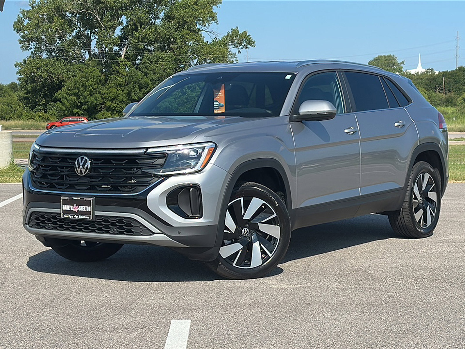 Used 2024 Volkswagen Atlas Cross Sport SE image 2