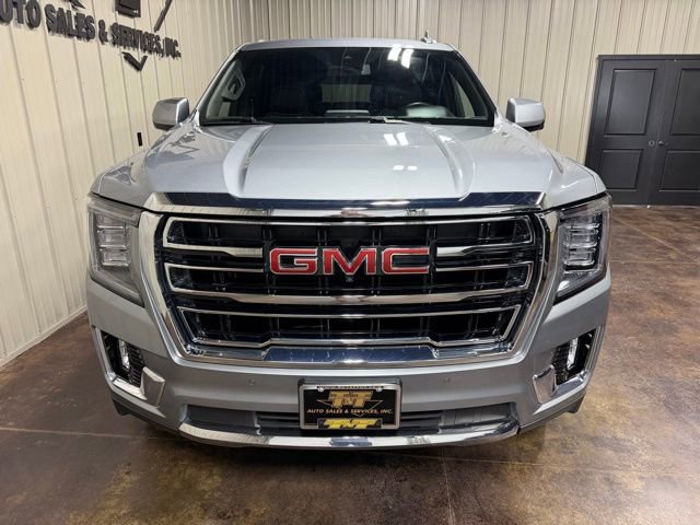 Used 2023 GMC Yukon XL SLT w/ SLT Premium Package AWD/4WD image 2