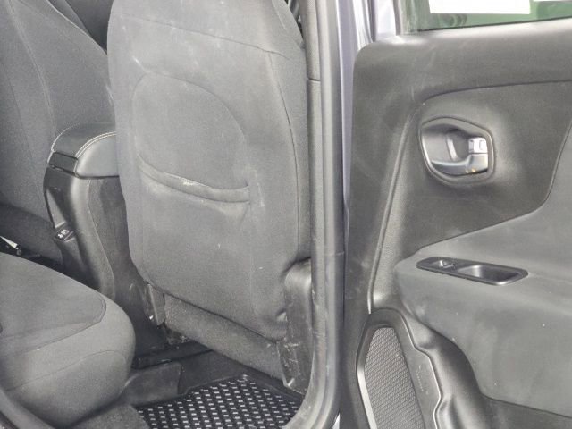 Used 2022 Jeep Renegade Latitude w/ Convenience Group image 27