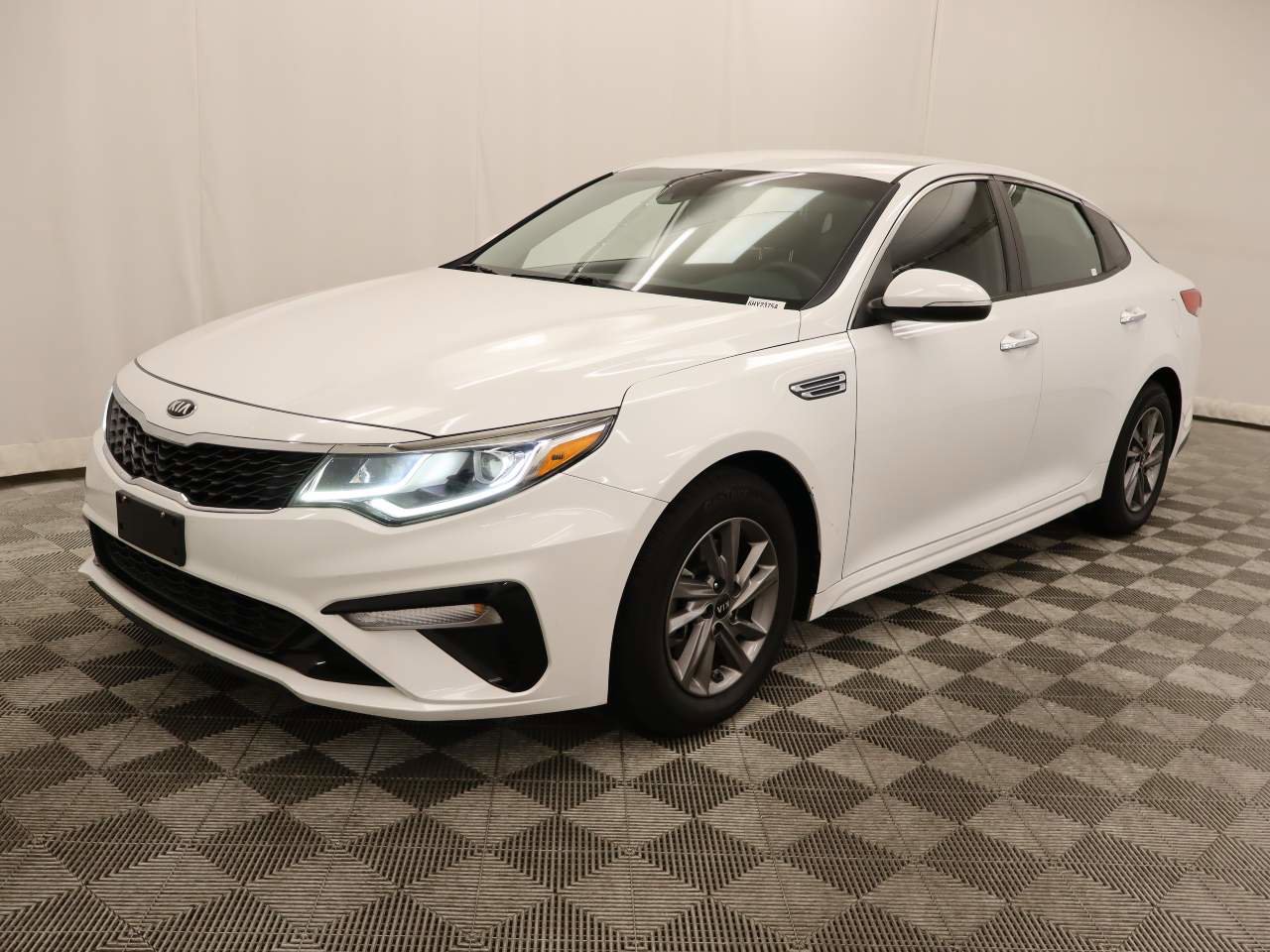 Used 2020 Kia Optima LX FWD image 1