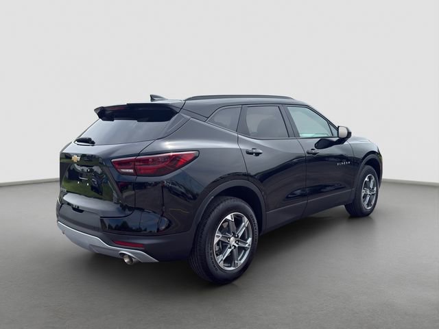 Used 2024 Chevrolet Blazer LT w/ Convenience Package FWD image 6
