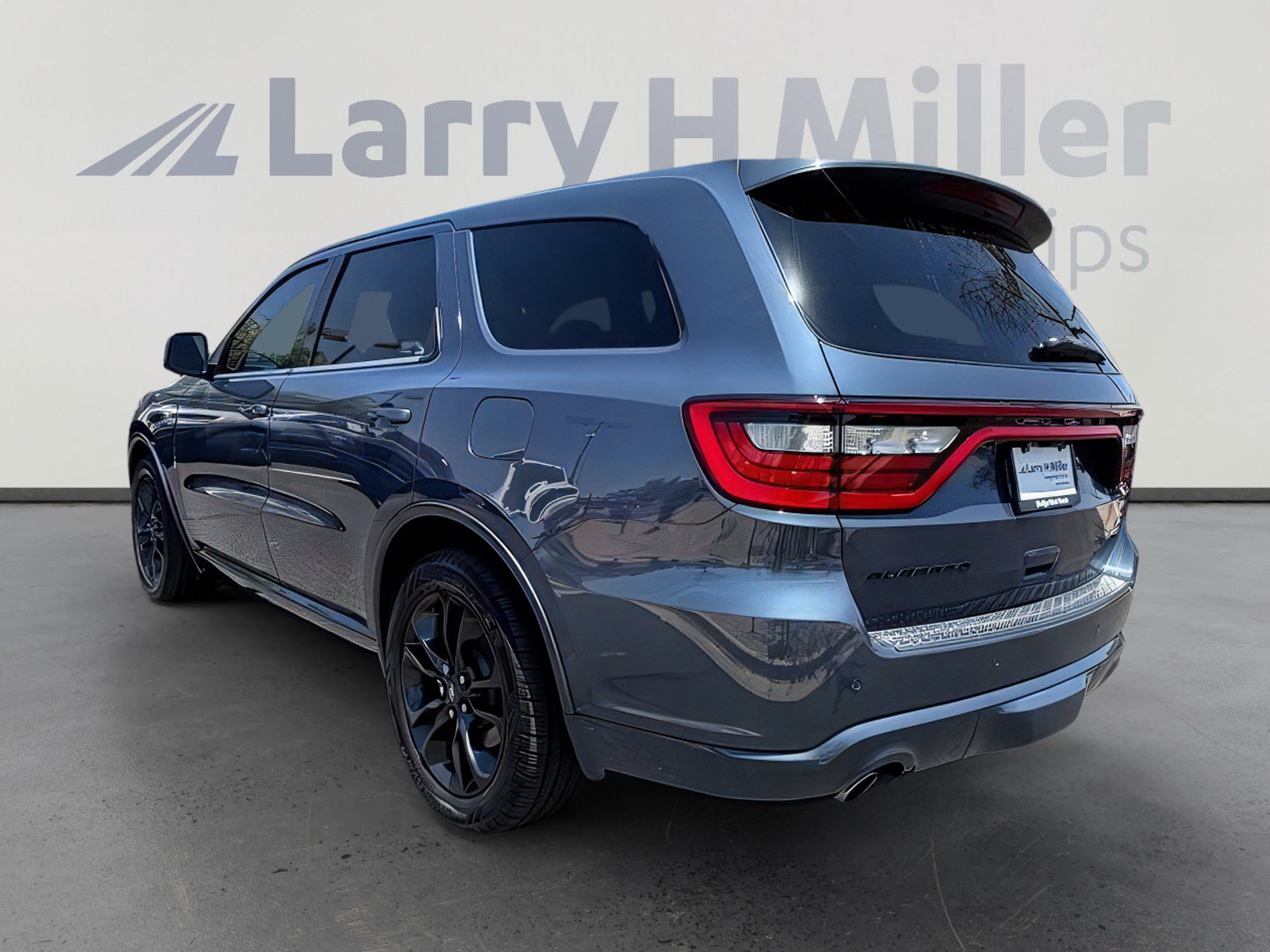 Used 2021 Dodge Durango R/T w/ Blacktop Package RWD image 4
