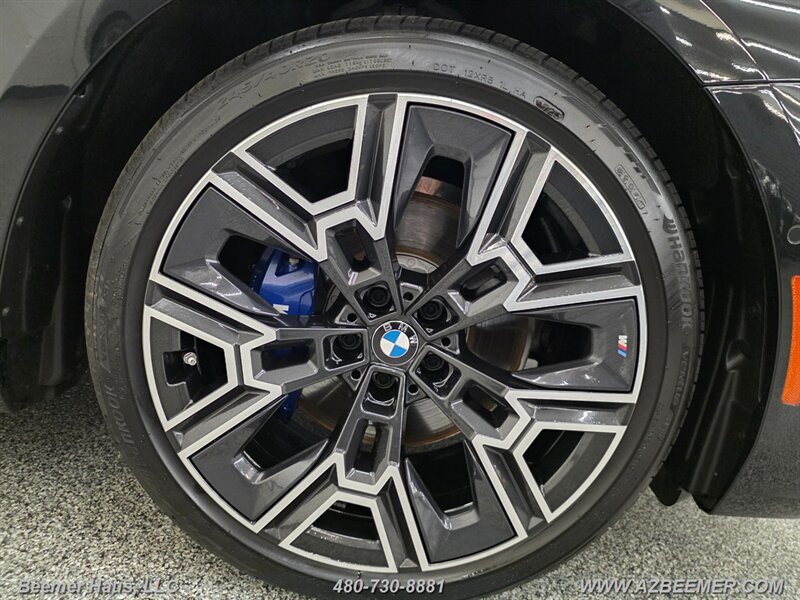 Used 2026 BMW 530i w/ M Sport Package RWD image 11