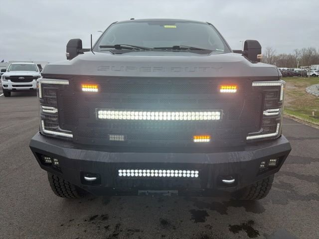 Used 2017 Ford F250 XLT w/ XLT Premium Package image 4