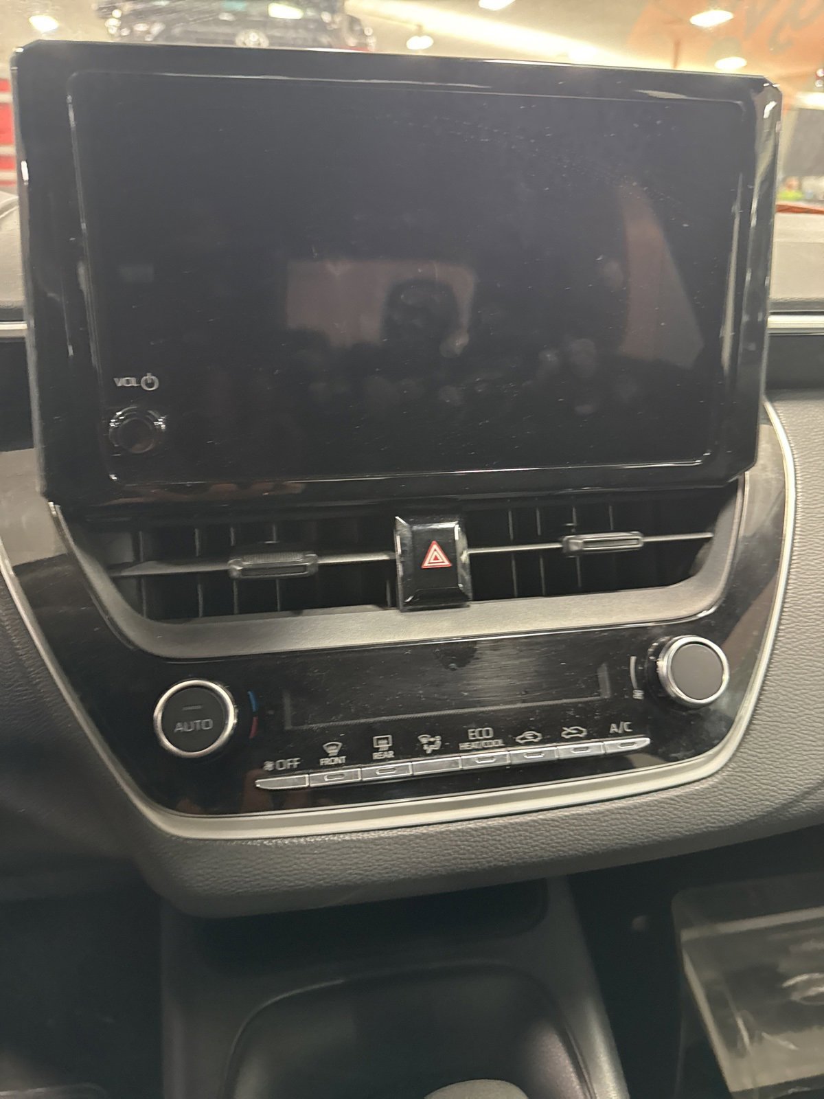 Used 2023 Toyota Corolla LE image 11