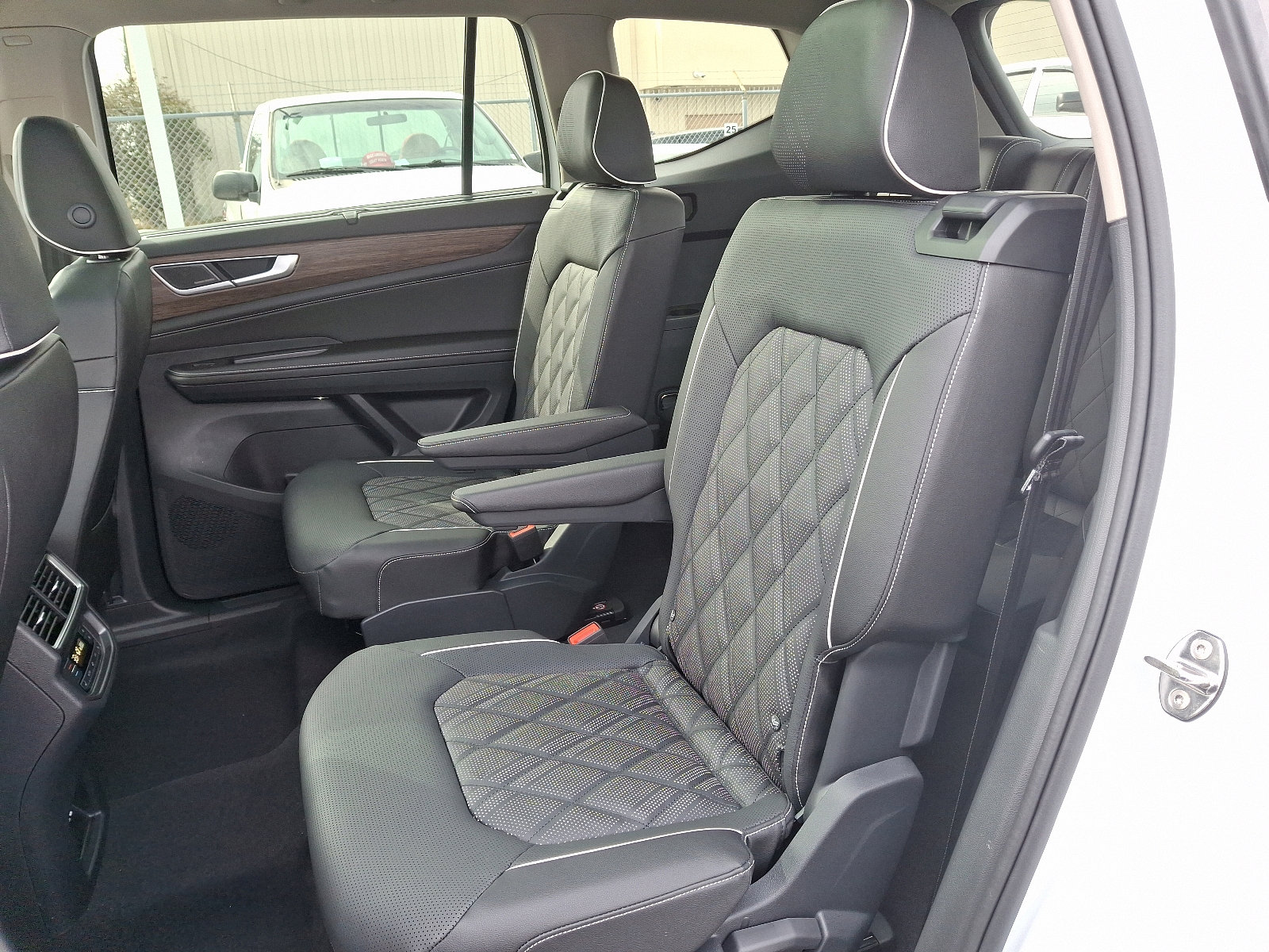 New 2025 Volkswagen Atlas SEL Premium R-Line image 5