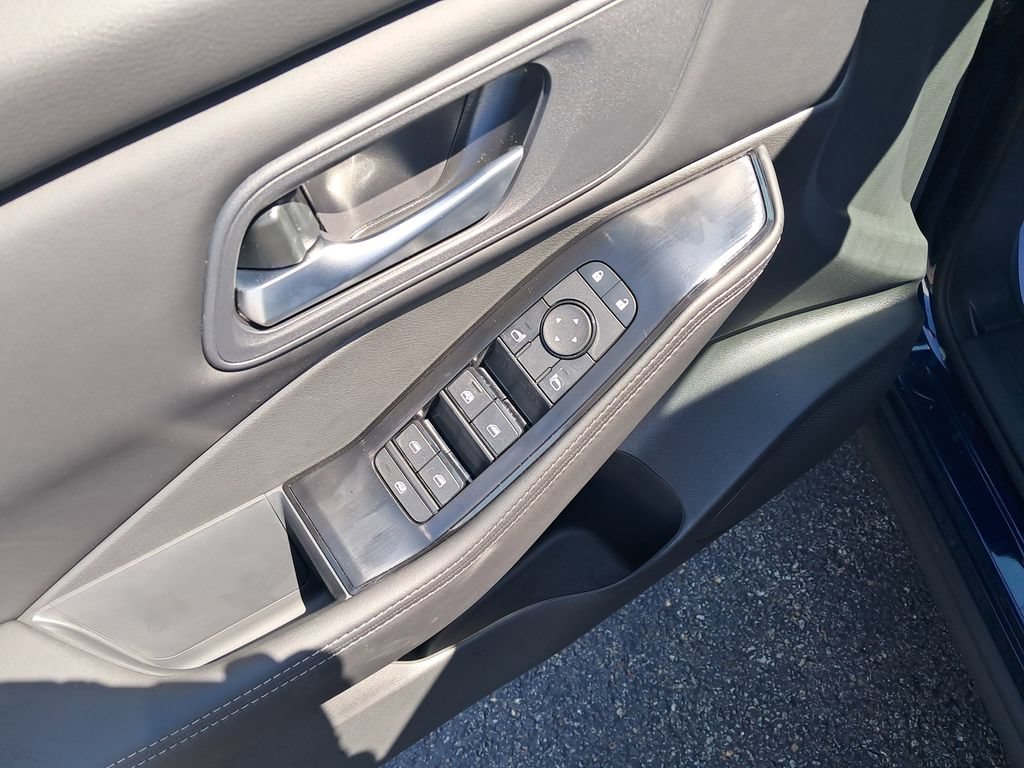 New 2026 Nissan Rogue SV AWD/4WD image 12