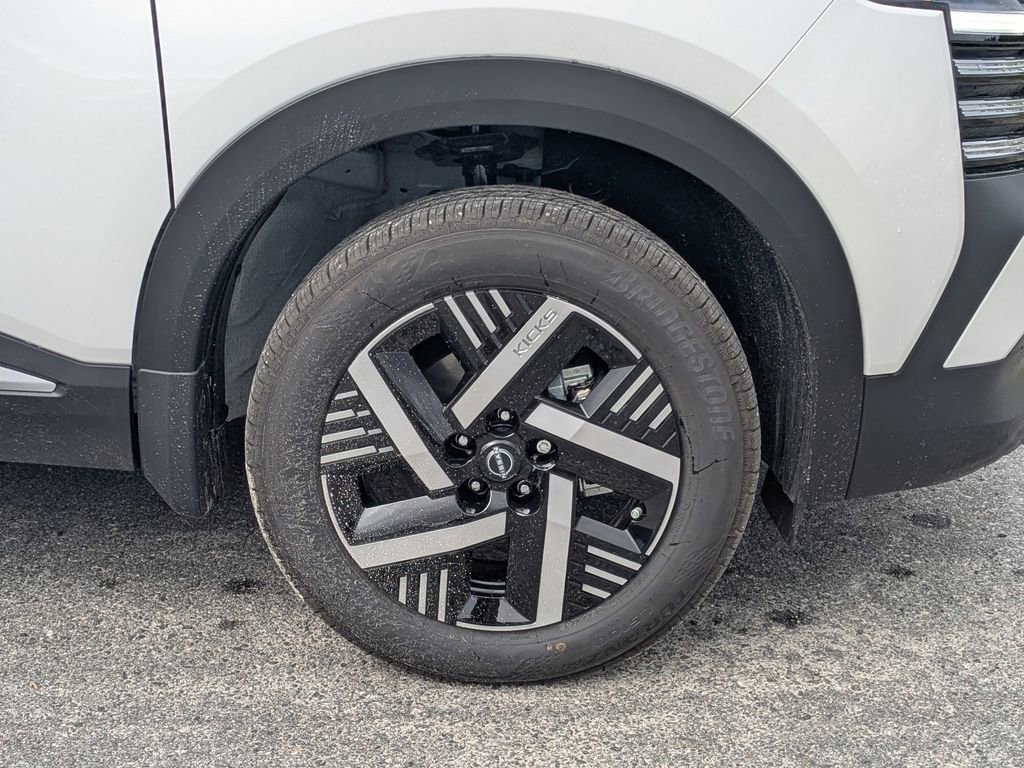 New 2026 Nissan Kicks SV image 11
