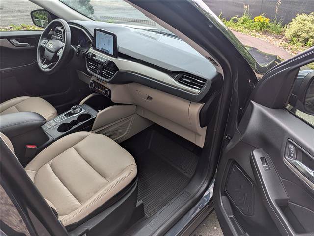 Used 2022 Ford Escape SEL w/ Technology Package AWD/4WD image 11