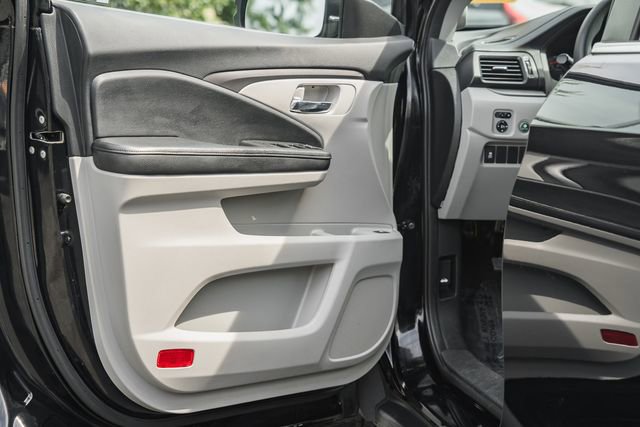 Used 2017 Honda Pilot LX image 35