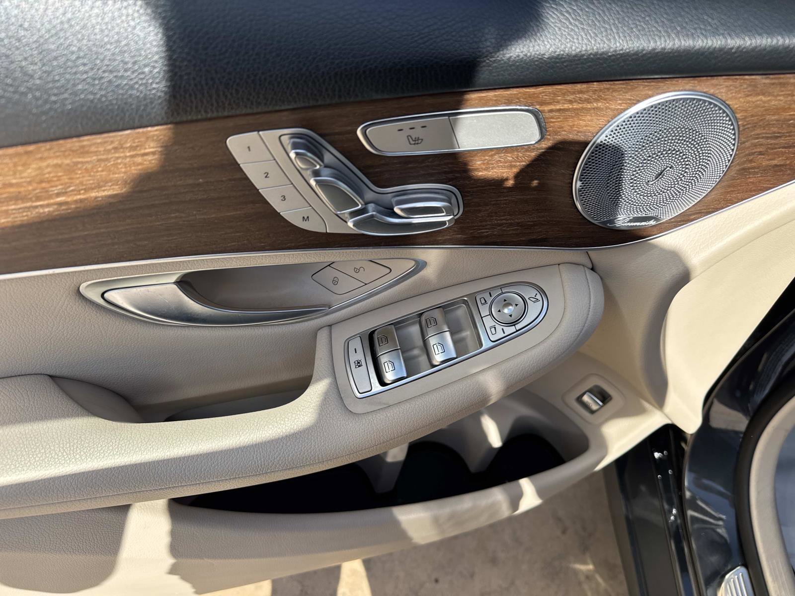 Used 2020 Mercedes-Benz GLC 300 image 19