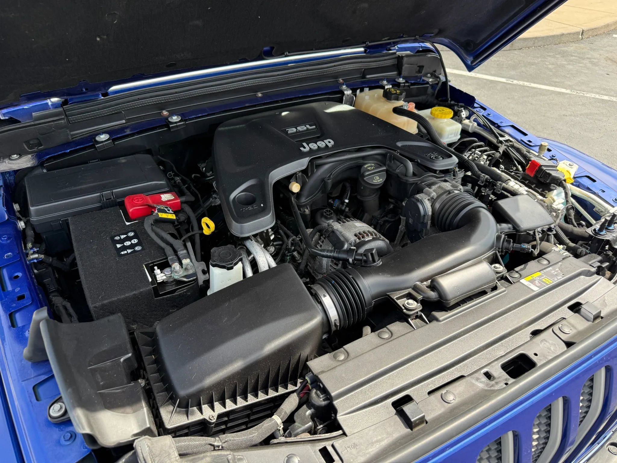 Used 2019 Jeep Wrangler Unlimited Sahara image 37