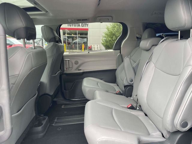 Certified 2024 Toyota Sienna XLE FWD image 14