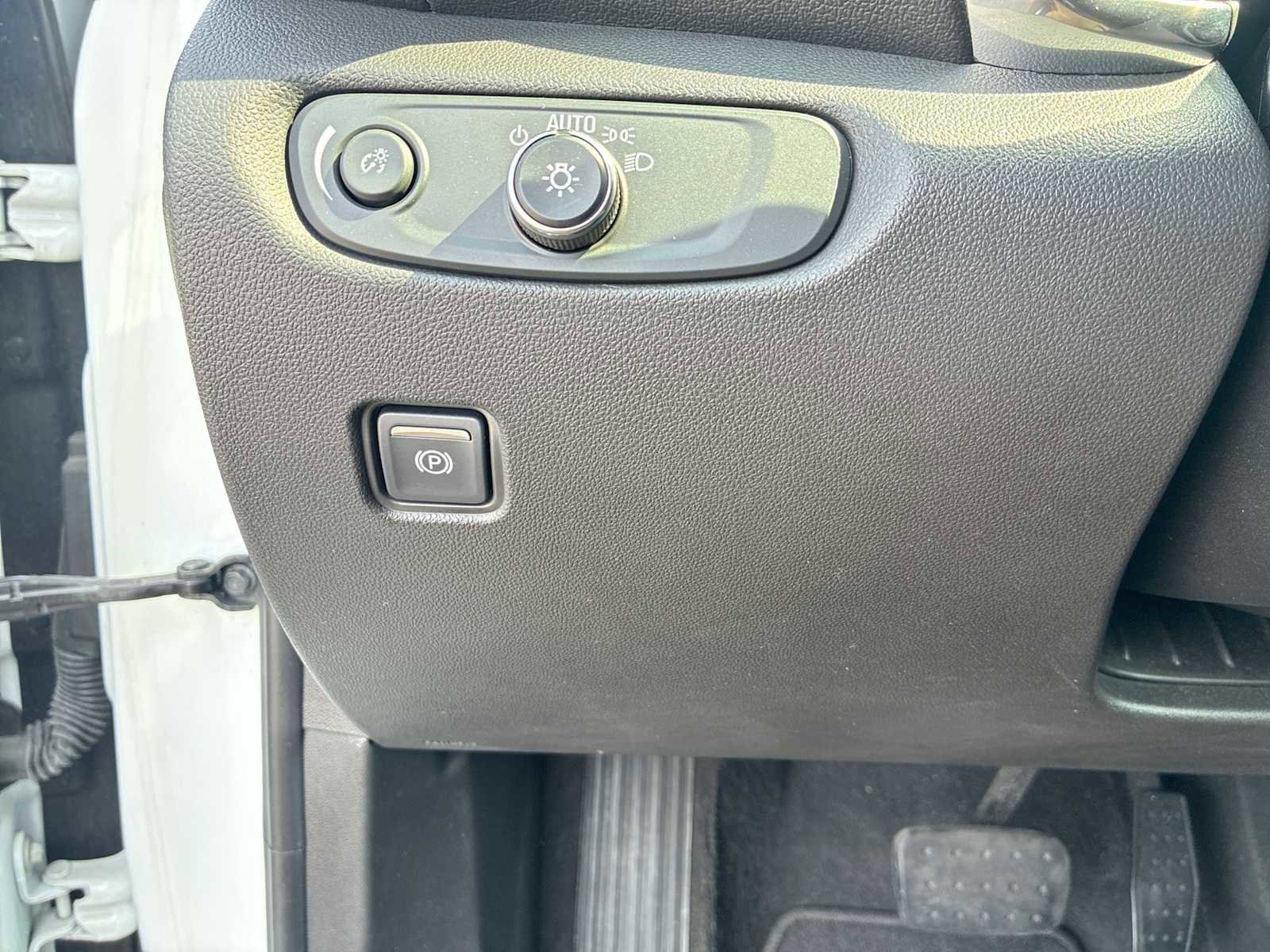 Certified 2019 Chevrolet Blazer LT image 17