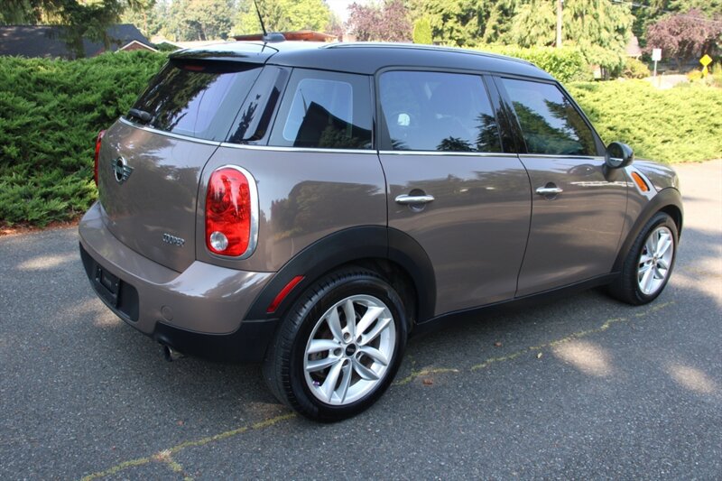 Used 2011 MINI Cooper Countryman FWD image 3