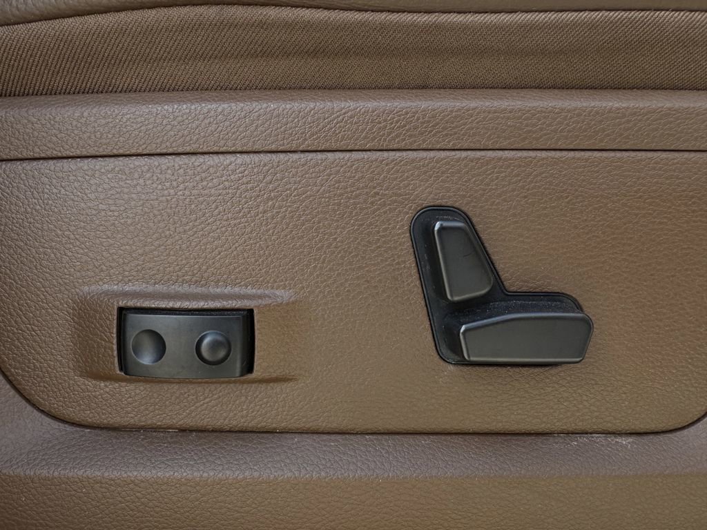 Used 2024 RAM 3500 Limited w/ Towing Technology Group image 29